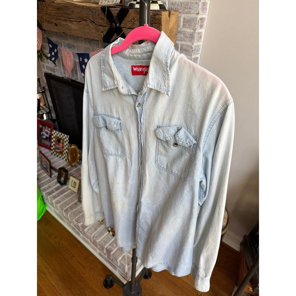 Wrangler light-wash denim button-down shirt dual flap chest pockets women's L